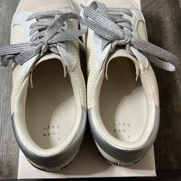 a new day Maddison Mixed Fabric Lace Up Sneakers Size 8.5 - Picture 9 of 13